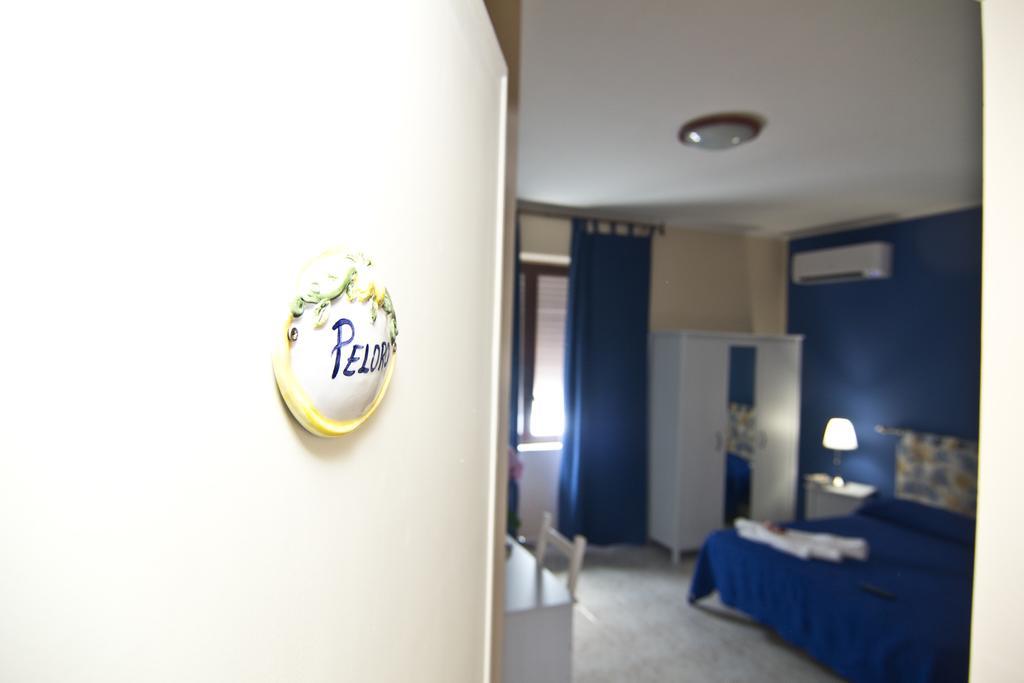 B&B Tifeo Віллафранка-Тіррена Екстер'єр фото